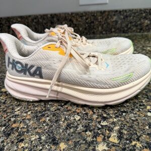Hoka Women's Cream and Yellow Athletic Shoes Clifton 9 size 7.5